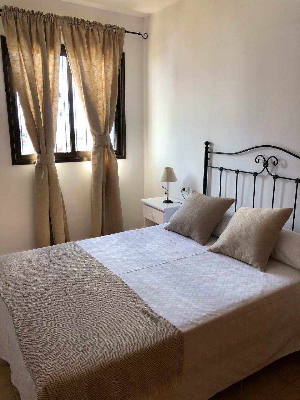 Apartamentos Ajabo Adeje Адехе Екстериор снимка